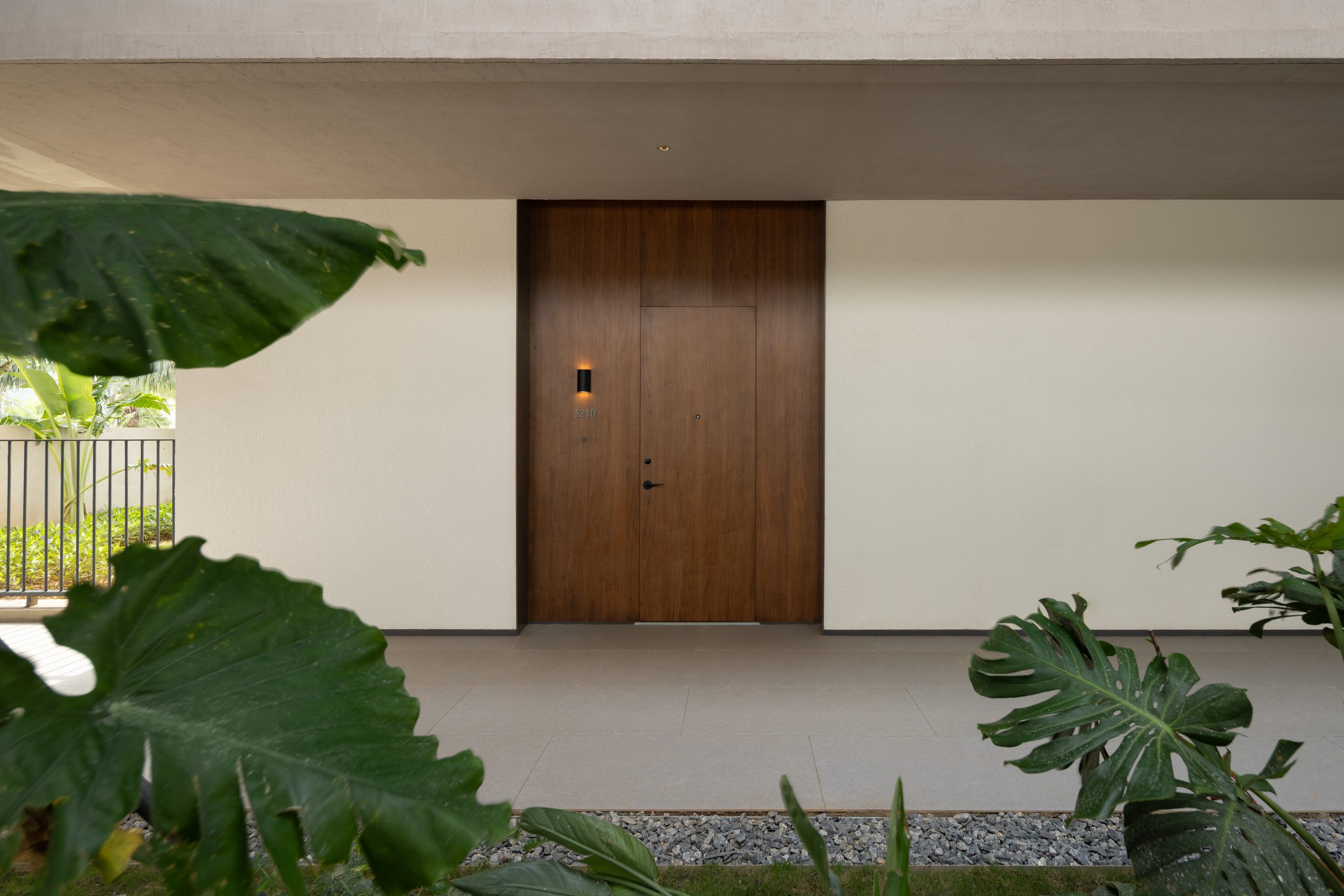 Ocean and Pool View Room